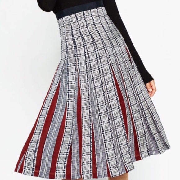 Zara Dresses & Skirts - ZARA Printed Accordion-Pleat Mid Length Skirt sz S